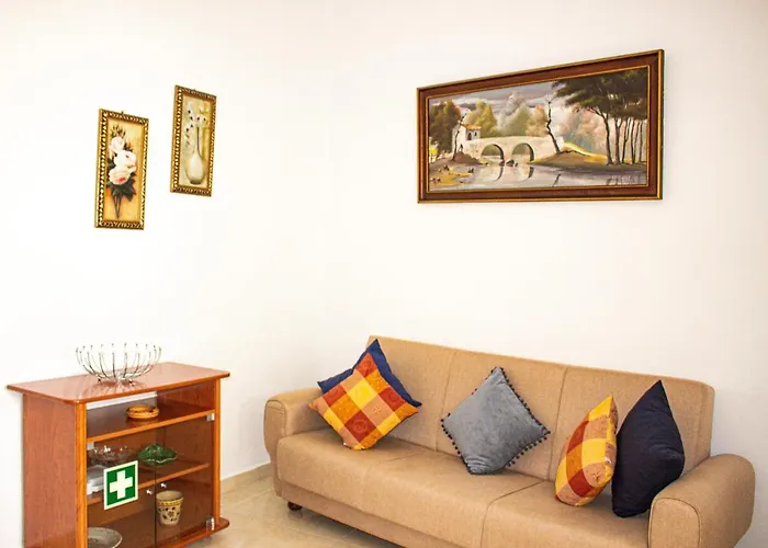 Casa Clementina بيت للعطل